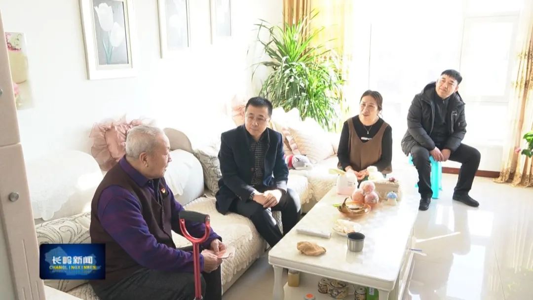 新春慰问送温暖关怀走访暖人心县领导开展春节走访慰问活动