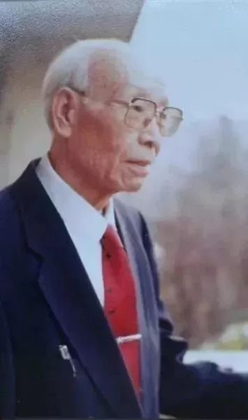 林耀华1910年—2000年福建古田人著名的民族学家,人类学家,历史学家