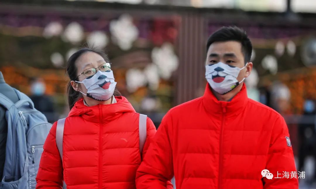 街拍黄浦丨花式口罩下的时髦年味