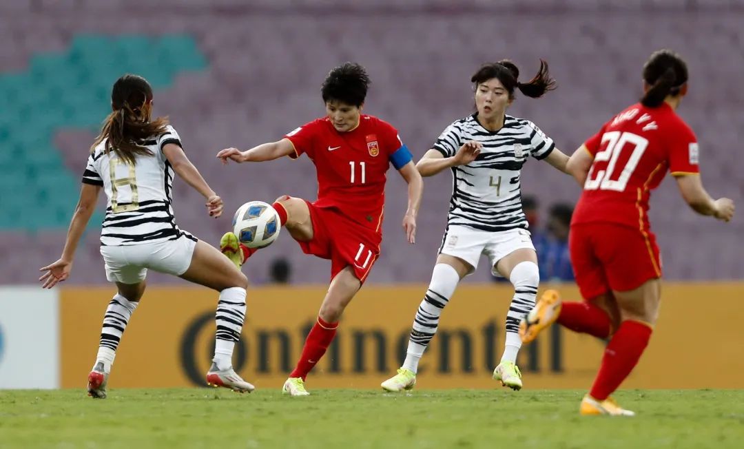 韩国女足则以2-0击败菲律宾女足,历史首次跻身亚洲杯决赛.