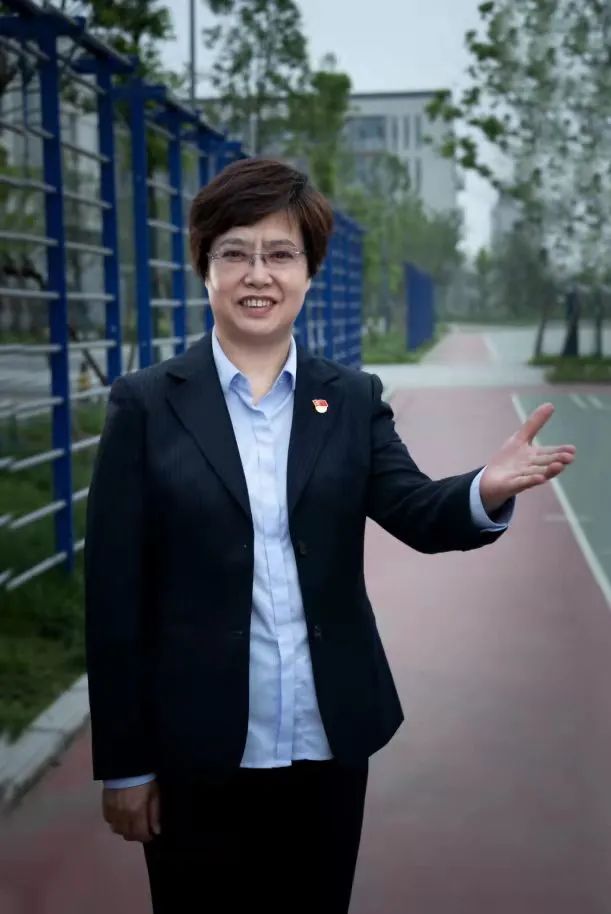 全国人大代表李静推动法治进校园常态化护航未成年人健康成长