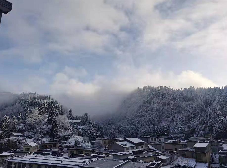 太漂亮了宜宾这些地方都下雪啦今晚还要下