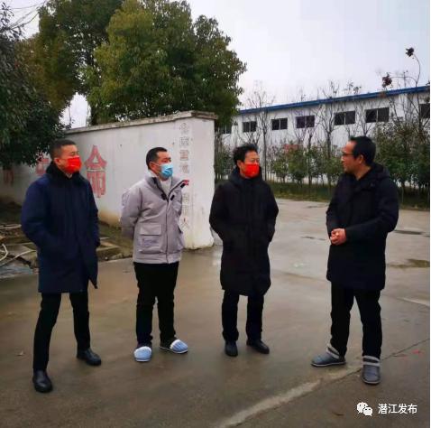 2月1日,潜江市应急管理局党委副书记,副局长张炎带队督导检查王场,泽