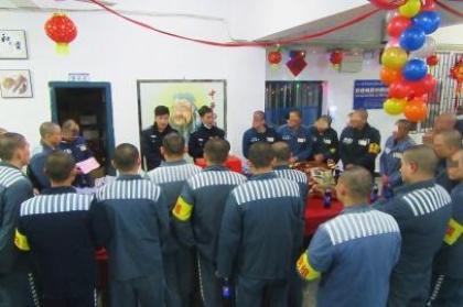 四监区十分监区新入职民警江隆杰和李华彪表示"这是我们第一次在监狱