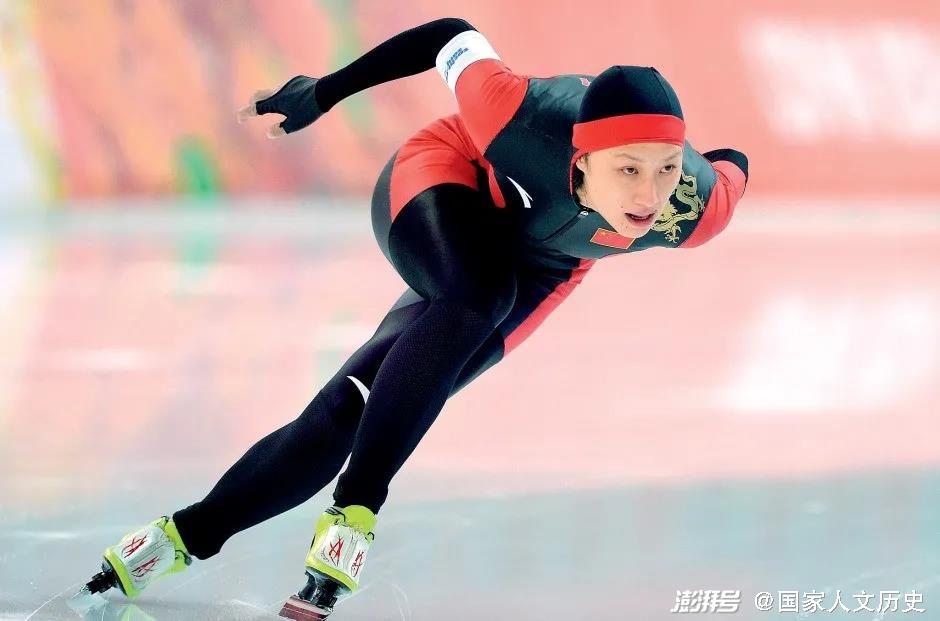 中国选手张虹参加索契冬奥会女子1000米速滑决赛,夺得这个项目的冠军