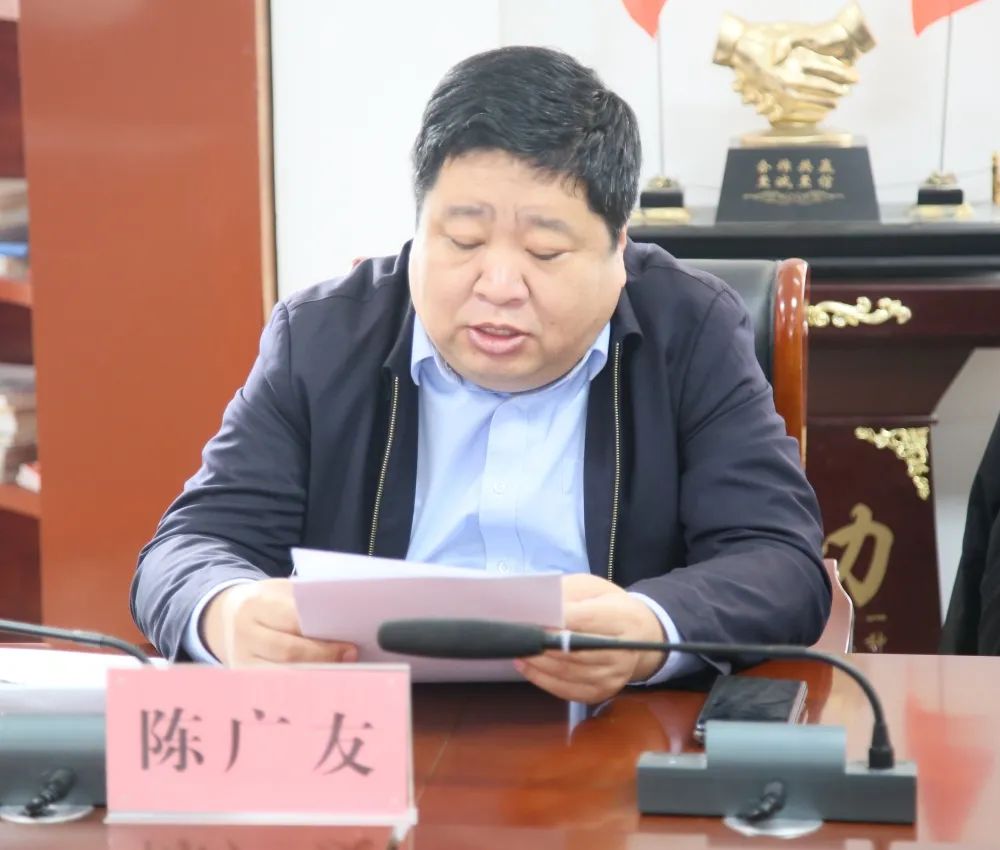 陈广友实地查看了社区矫正信息中心,法治文化长廊,听