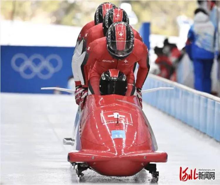 组图北京2022年冬奥会四人雪车第1轮比赛在国家雪车