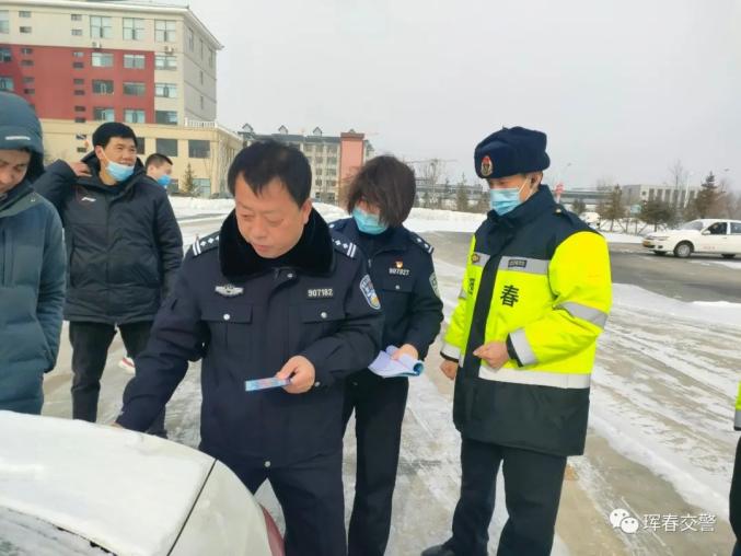 珲春公安交警联合珲春市运管部门进驾校严把驾校准驾关