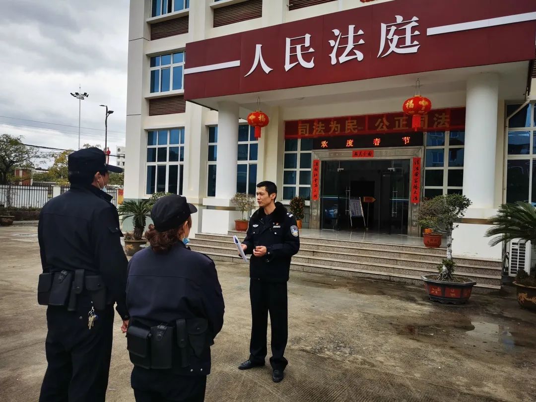 院司法警察大队统一对江口,梧塘,白沙三个派出法庭的安保工作进行检查