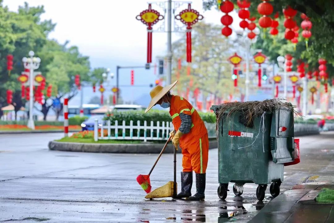 的"城市美容师》二等奖:梁瑞因《七星贺岁》三等奖三等奖:冯晓韵