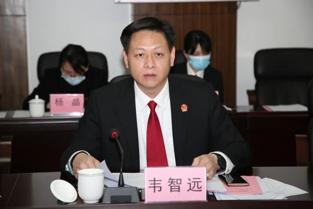 成员,政治部主任韦智远向调研组汇报了全市法院队伍建设的基本情况