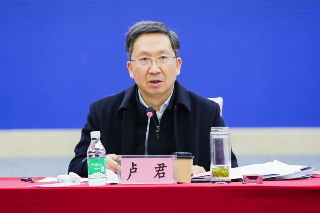 听取汇报发言后,卢君院长指出,全院各部门围绕2022年重点工作思考得很