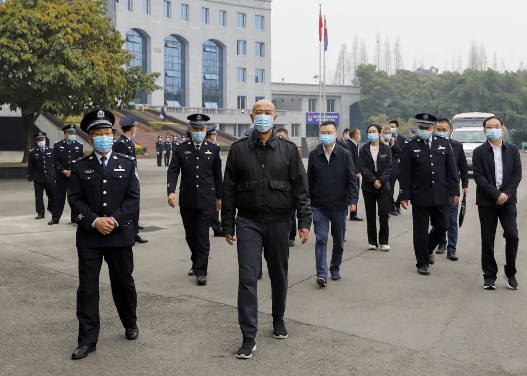 四川省禁毒委副主任,禁毒办主任,公安厅专职党委副书记胡钢,省禁毒办