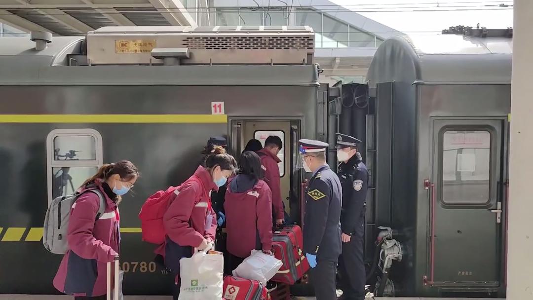 草原铁路护航援呼医疗队平安凯旋