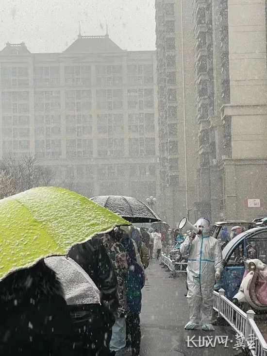 战疫情廊坊市雪中抗疫筑起独特风景线