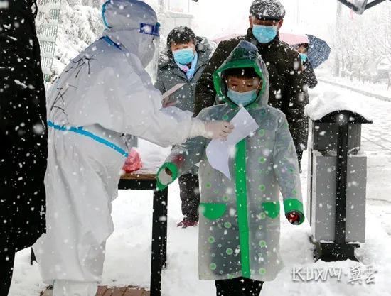 战疫情廊坊市雪中抗疫筑起独特风景线