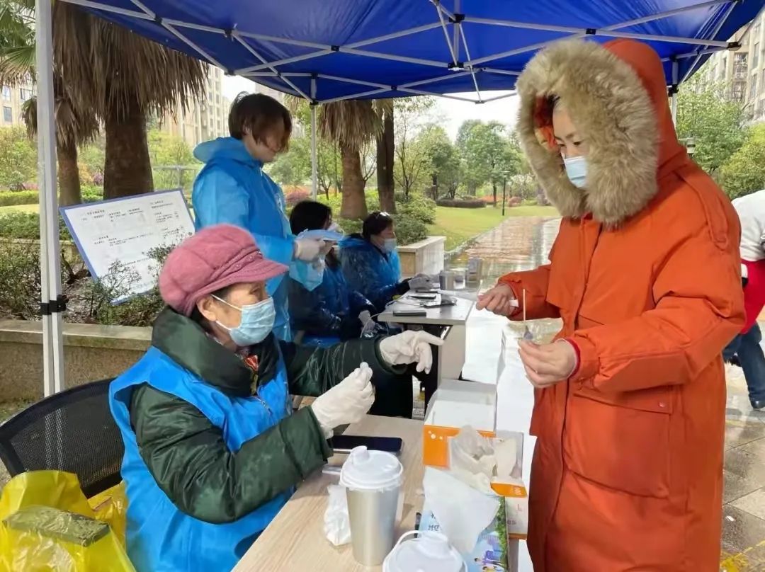 ai临有温度巾帼齐战疫风雨夹击临平巾帼共抗疫情倒春寒