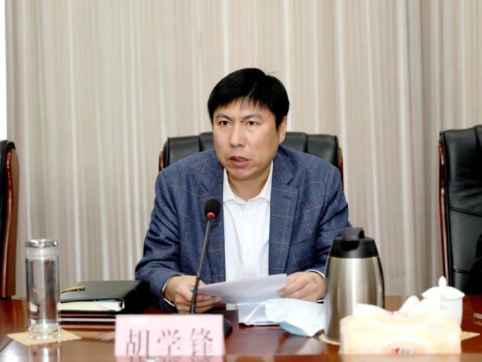 胡学锋指出当前疫情防控工作仍是我县各项工作的重中