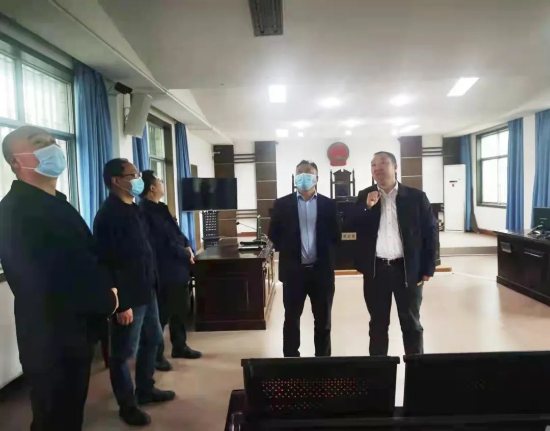 县委常委副县长何天华调研洋县人民法院基层法庭两化建设工作