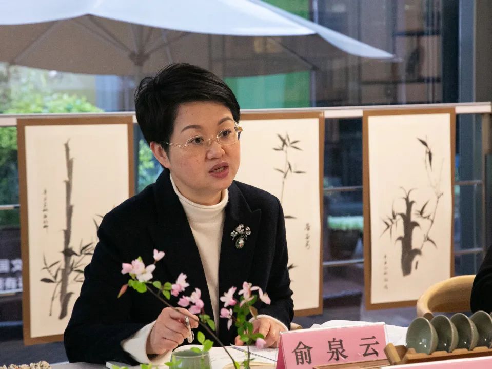 宁波市妇联党组书记主席俞泉云一行来慈调研