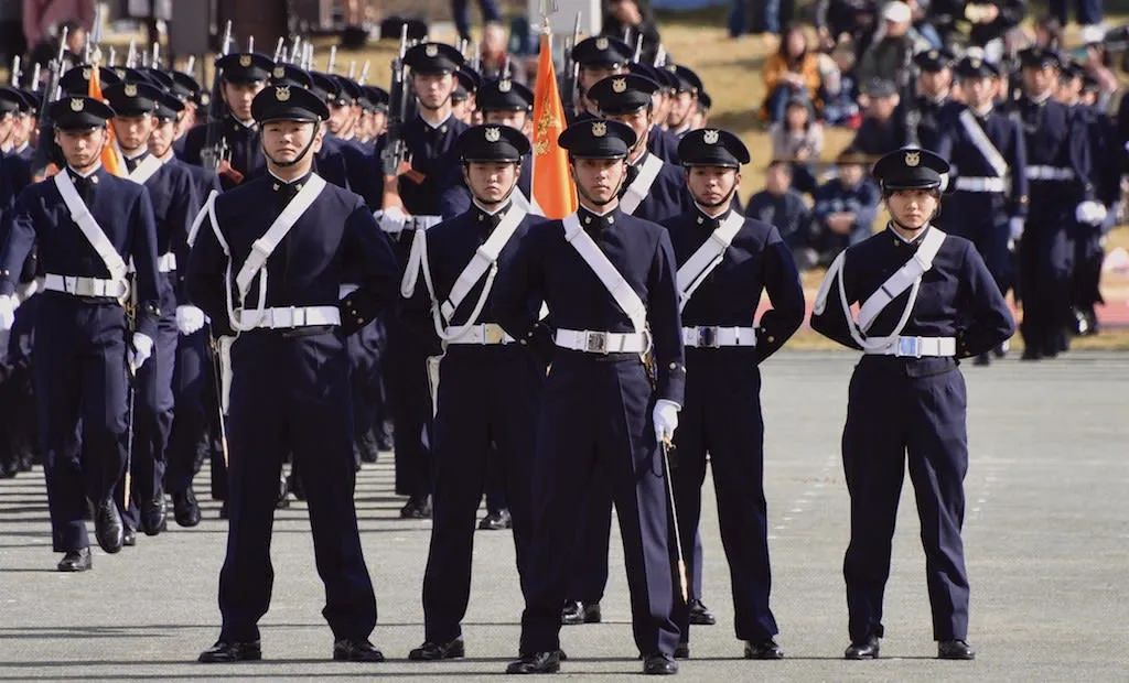 日本防卫大臣岸信夫在3月29日的记者会上承认,今年3月毕业的防卫大学