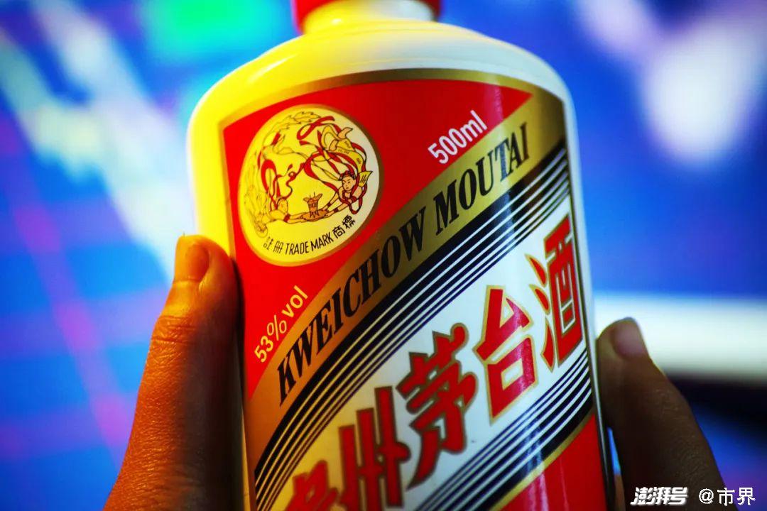 据但斌自己透露,在贵州茅台的操作上,他有过两次风控操作.