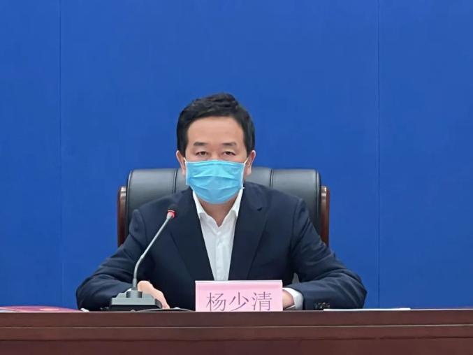 长春市人民政府副市长 杨少清为确保按时完成方舱医院和隔离点建设