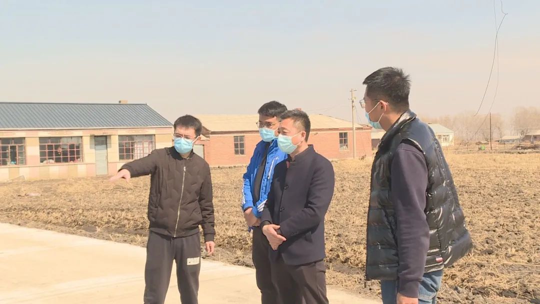 讷南镇全胜村移民屯村民杨吉庆认为,全胜村工作队的青年小伙儿,全力以