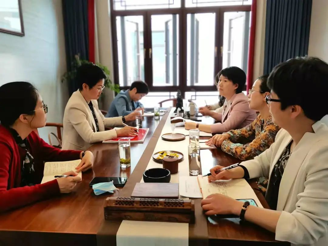 宁波市妇联党组书记妇联主席俞泉云一行来我县调研