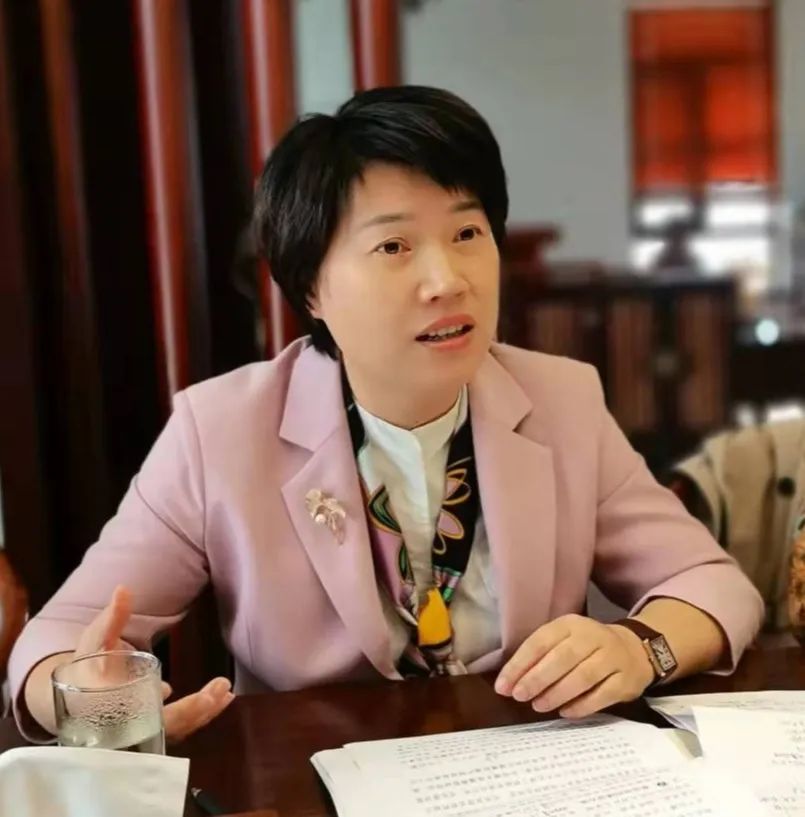 宁波市妇联党组书记妇联主席俞泉云一行来我县调研