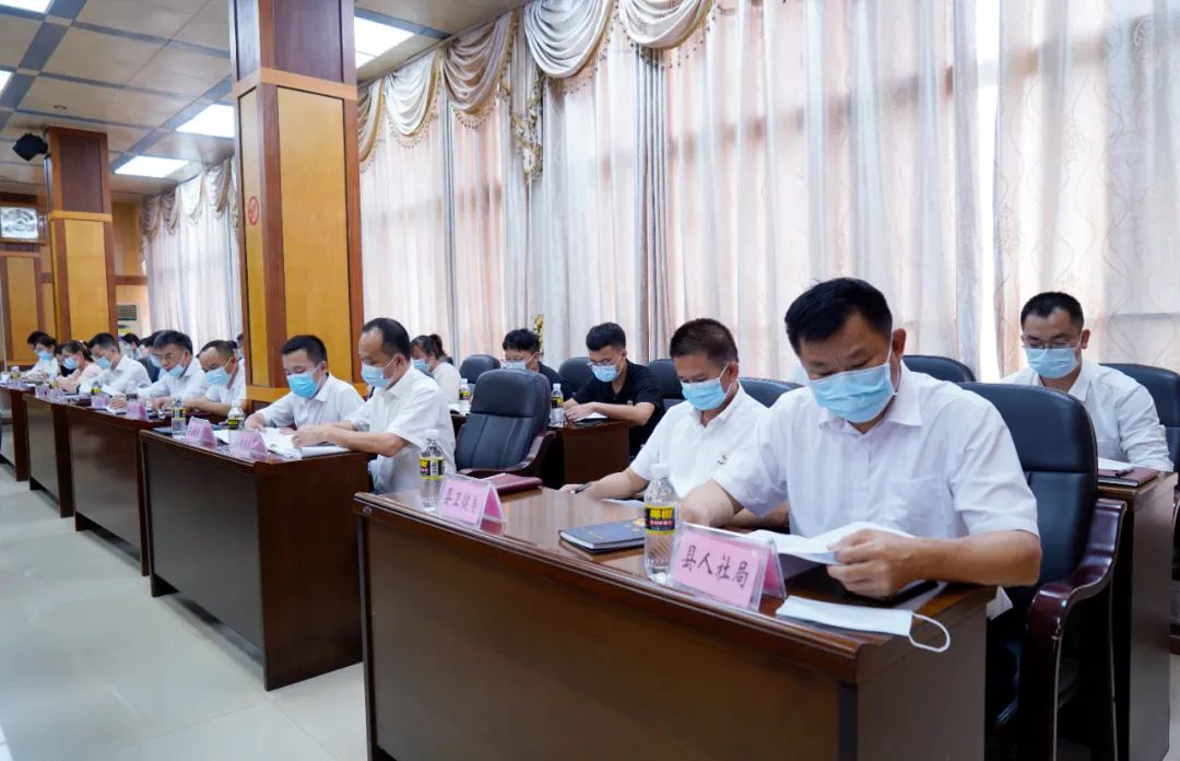 韩赵炎主持会议,林瑞文,曾海燕,黎雅,杨宗峰,荆阳,欧俊宁,洪海波,蔡笃