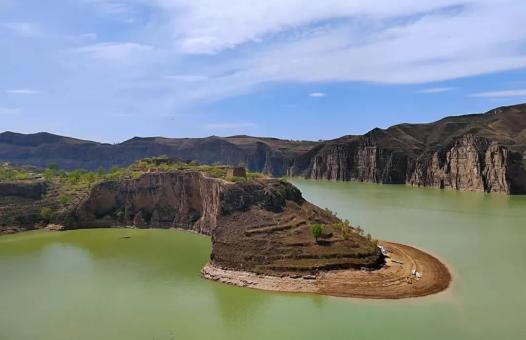 五一假期清水河县老牛湾黄河大峡谷旅游景区秩序井然