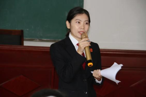 法院青年说丨灵山法院覃榕随着心中光照的方向指引走向远方