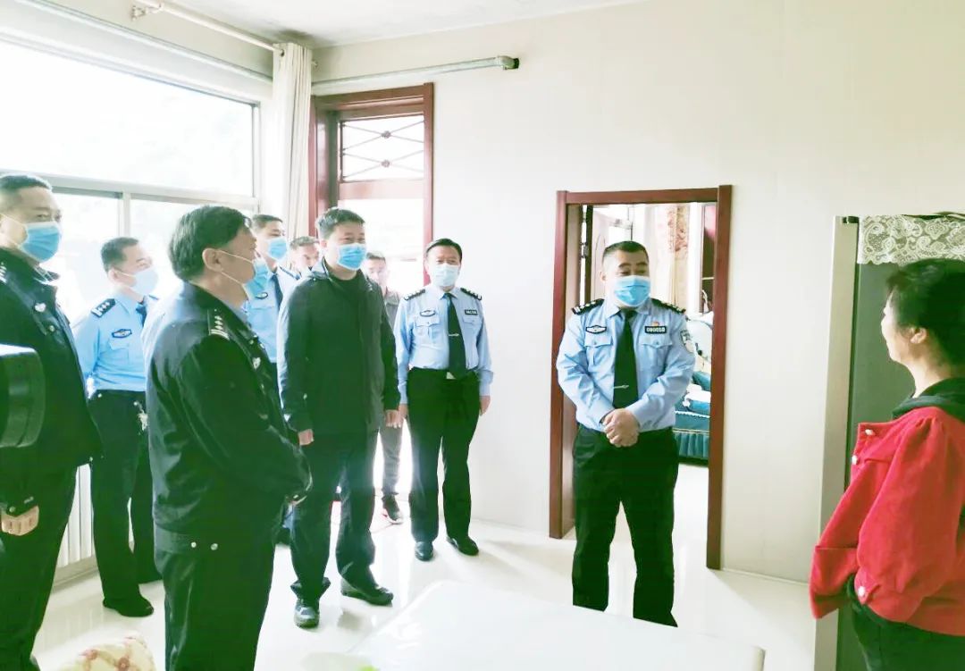临汾市公安局党委委员市公安局交警支队党委书记交警支队长曹国刚同志