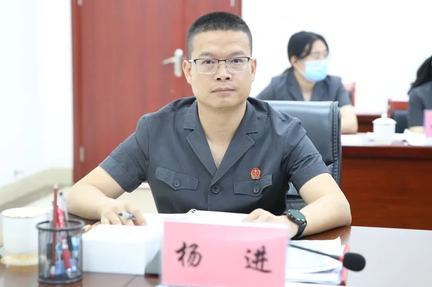 贵港市人大常委会副主任李叶义到桂平法院调研民事审判工作