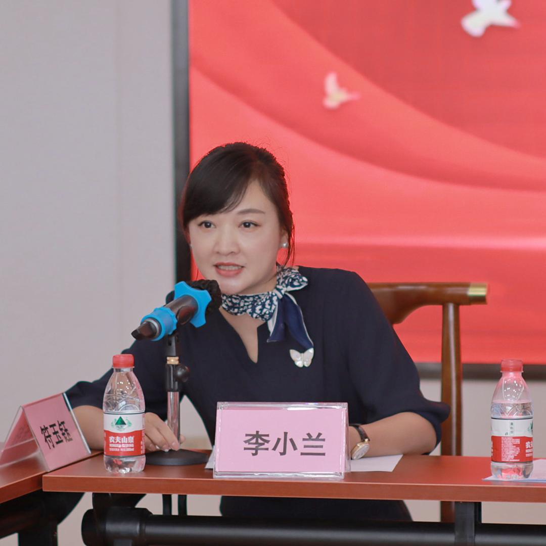 李小兰(市女企协常务副会长,广东谷丰食品生产有限公司执行董事)