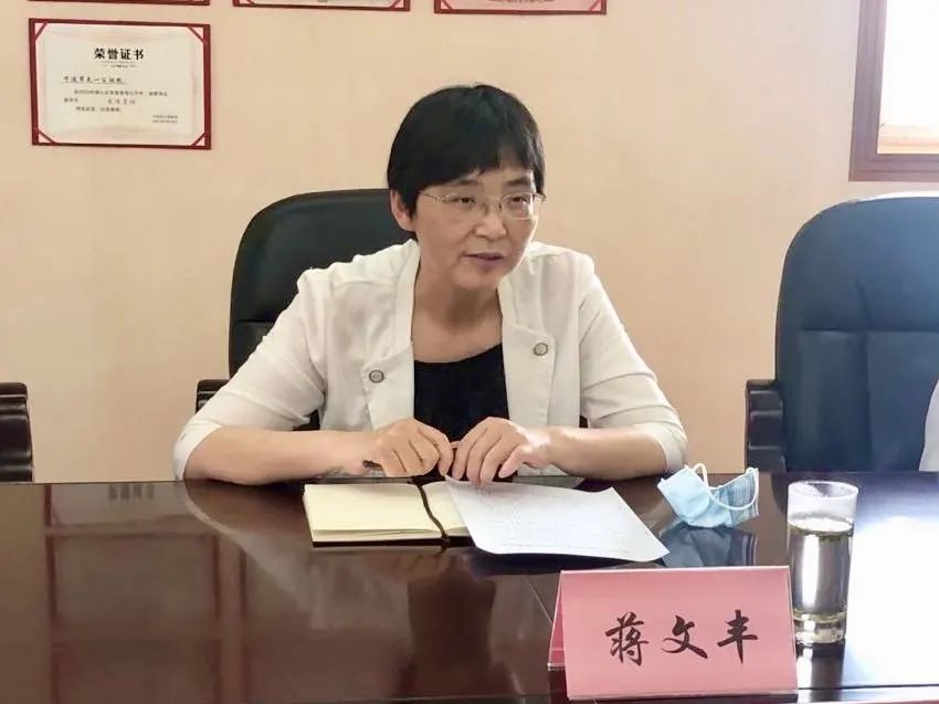 蒋文丰一行先后来到宁波市天一公证处和宁波市鄞源公