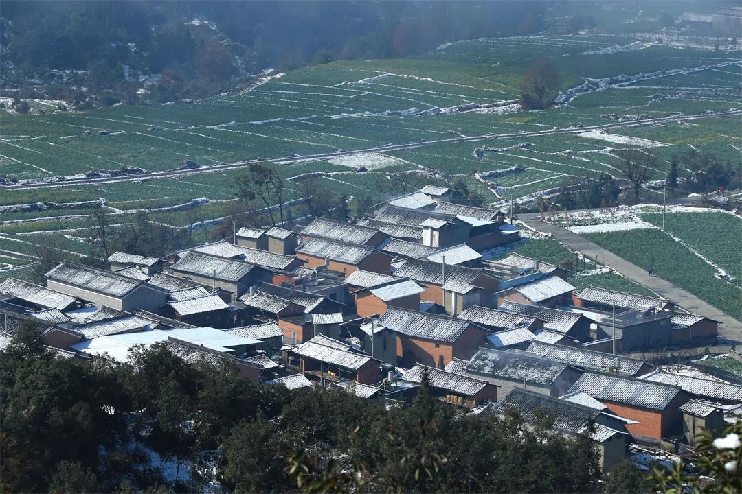 摄马站火山下的村庄 董正东 摄芒棒封家老宅 刘正凡 摄芒棒坪地