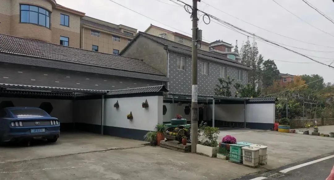 经过大家共同的努力,海王村村民收获了劳动带来的快乐,展现了美丽庭院
