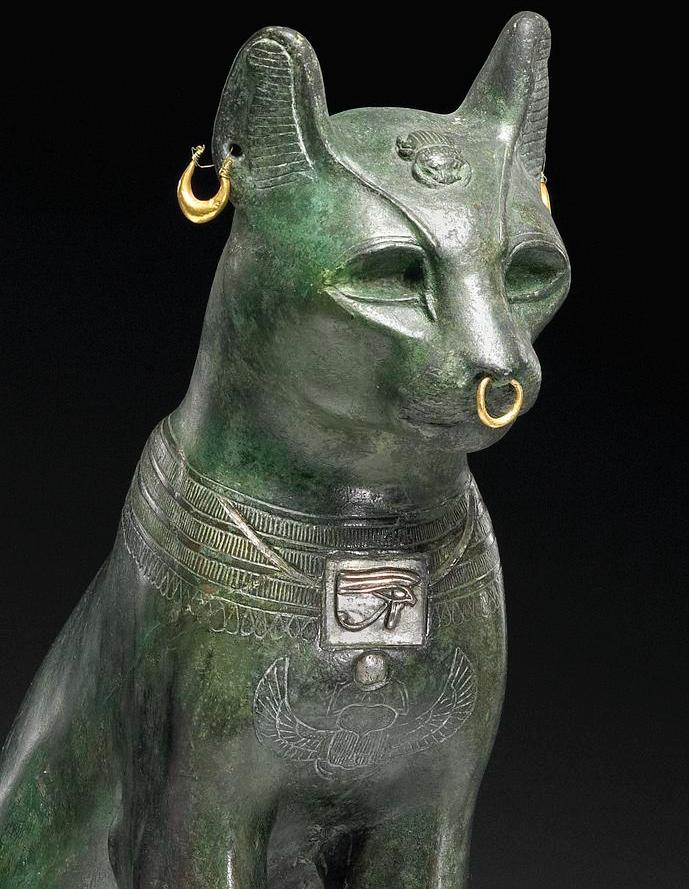 便是当今最为著名的古埃及巴斯特女神猫形象雕塑
