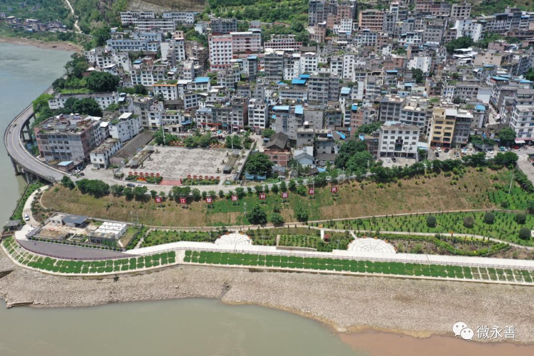 在完善市政设施的基础上,近年来,桧溪镇党委政府贯彻落实生态文明理念