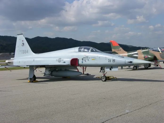 kf-21是韩国自主研发的新一代战斗机.