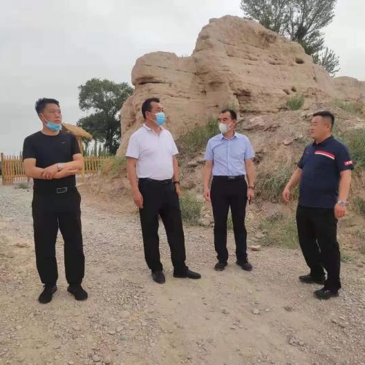茹作刚先后查看了水上世界(游泳馆)生态公园建设项目,关外关文旅康养