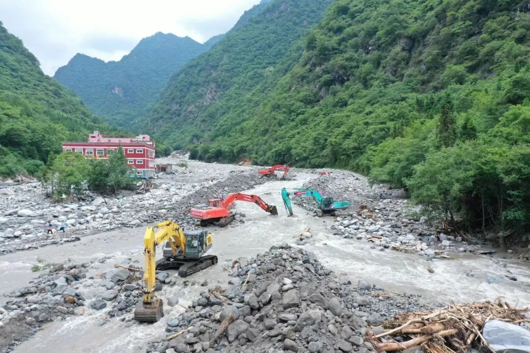 现场的奔跑者记中国安能成都救援基地平武山洪泥石流抢险指挥长宋洋