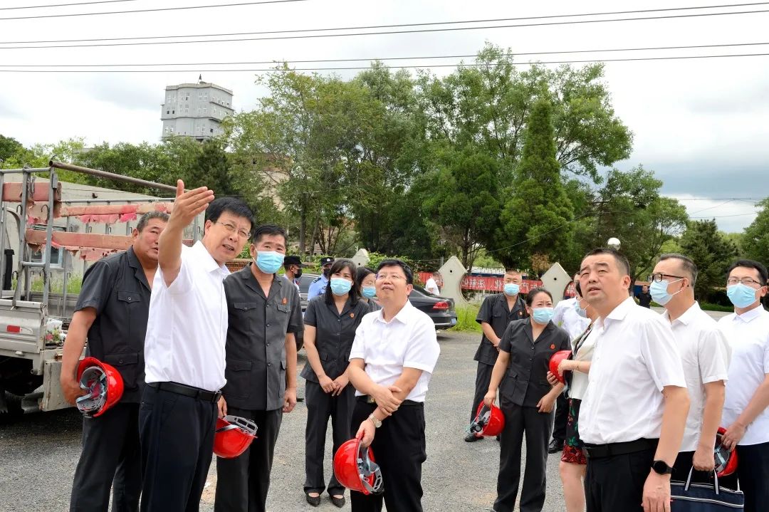 省高院牛克乾副院长,杨悦专委一行到北票市法院调研