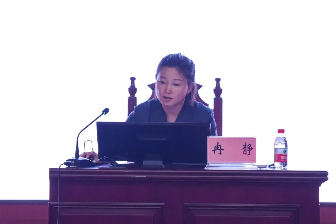 刘彩同志讲授请休假等规章制度刘桂铭同志讲授人事类规章制度胡泽尧