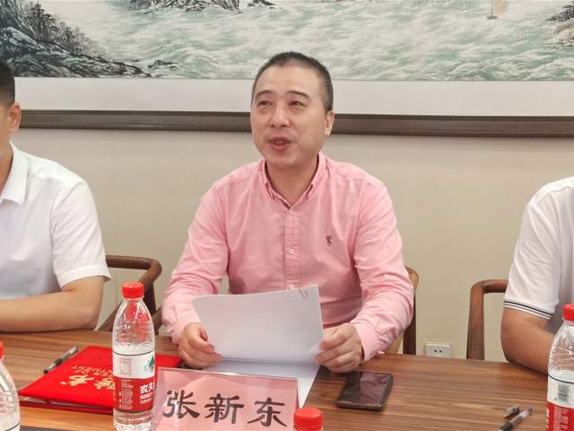 会后,被聘任的名誉会长张新东表示,将会认真履行名誉会长的职责,率先