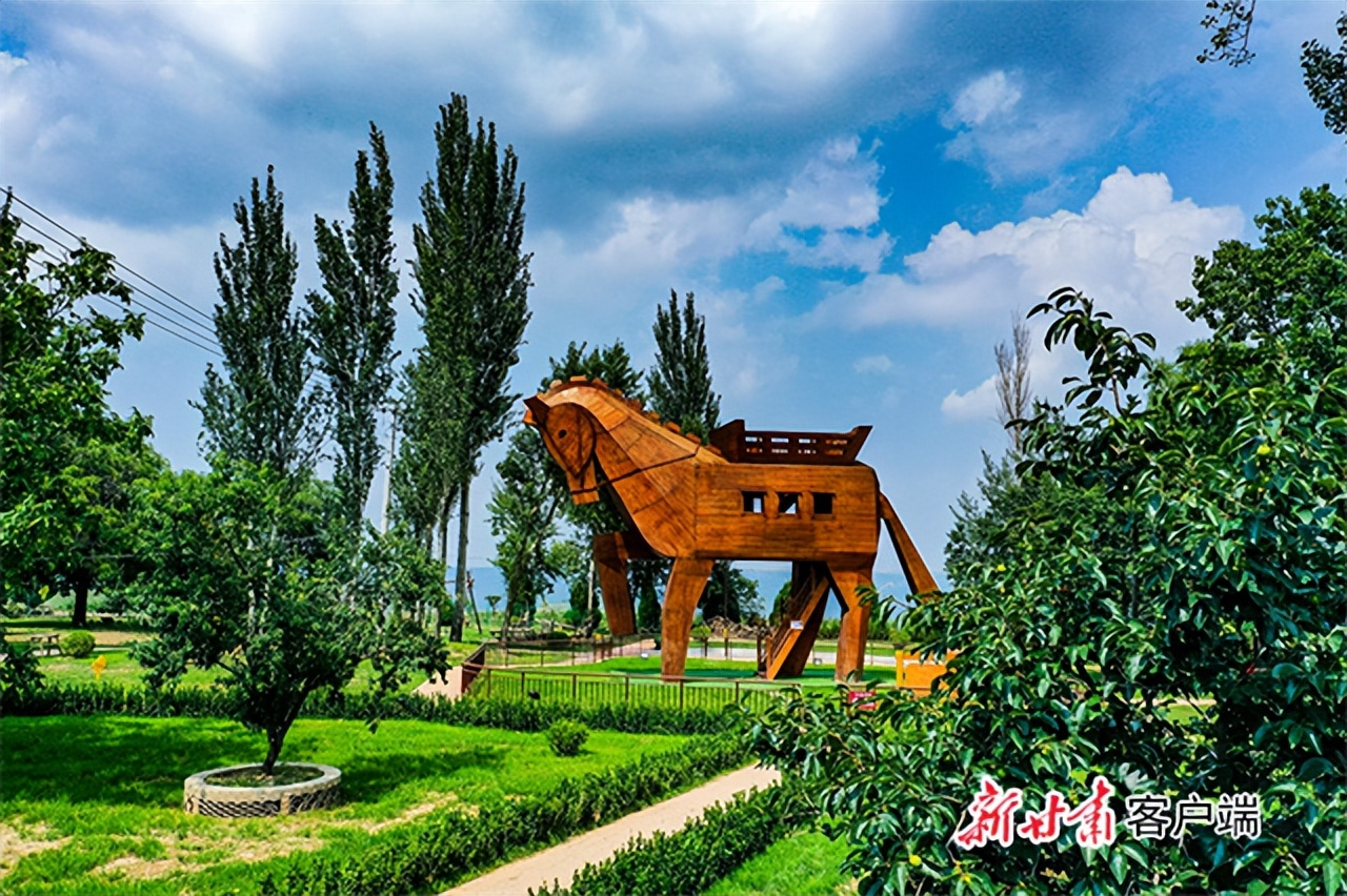 新甘肃客户端平凉崇信乡村变景区风景变钱景