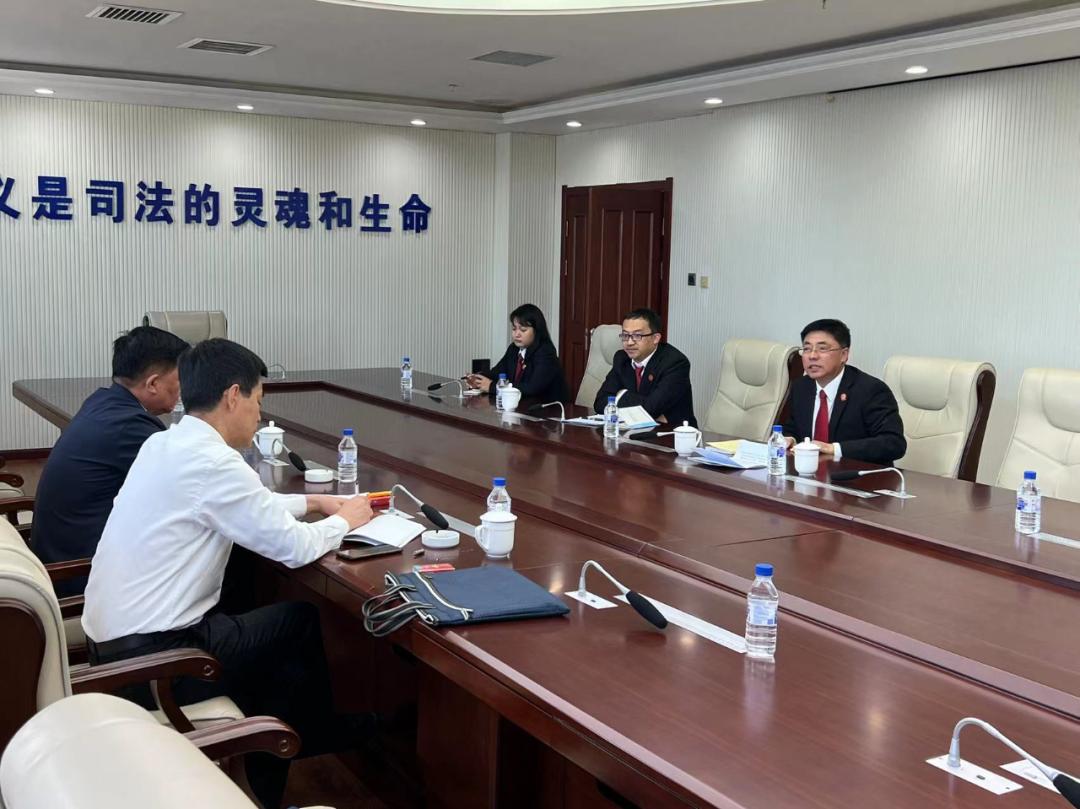 辽源市中级人民法院副院长高东民审管办主任何洪涛到东丰法院视察指导