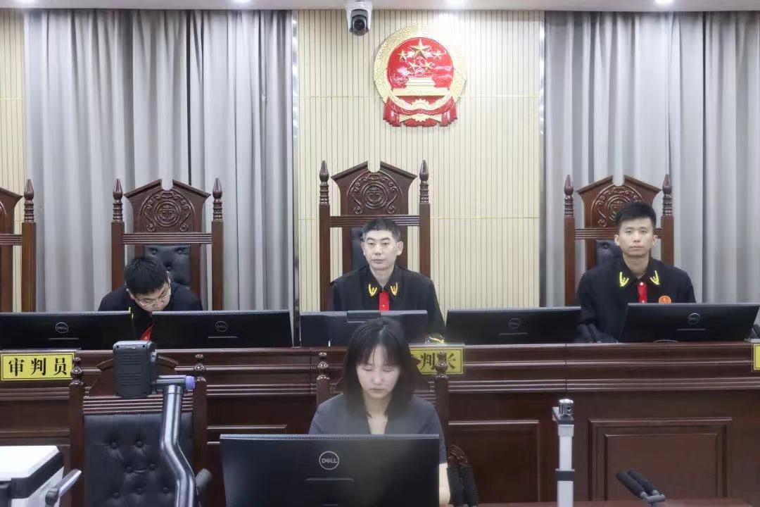 9月27日刑事审判庭依法组成合议庭,公开开庭审理被告人陶某某介绍卖淫